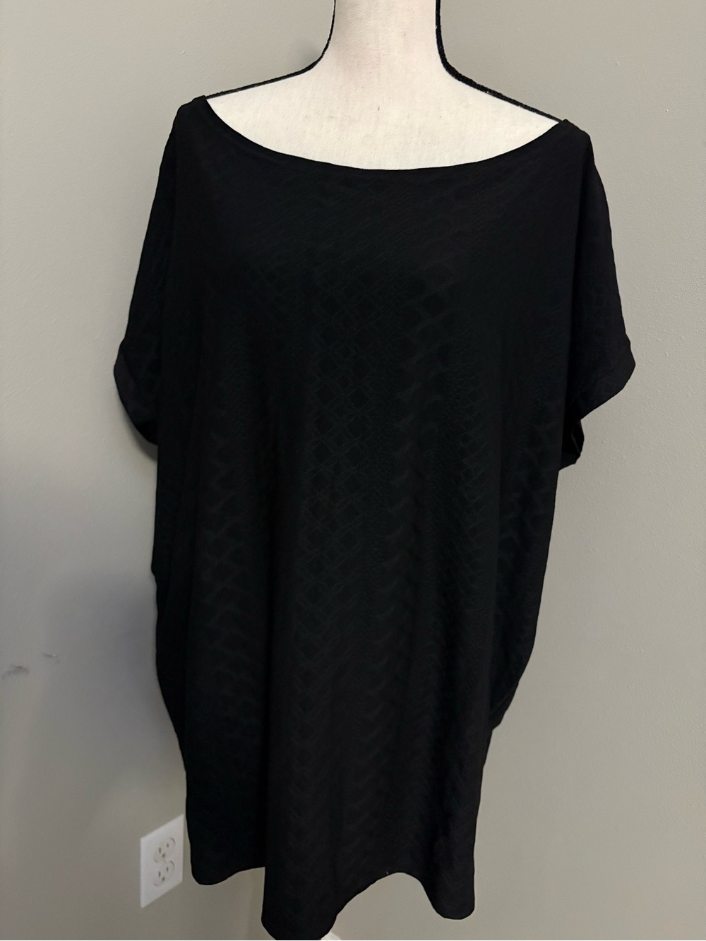 Black Short-Sleeve Boatneck Tunic Top